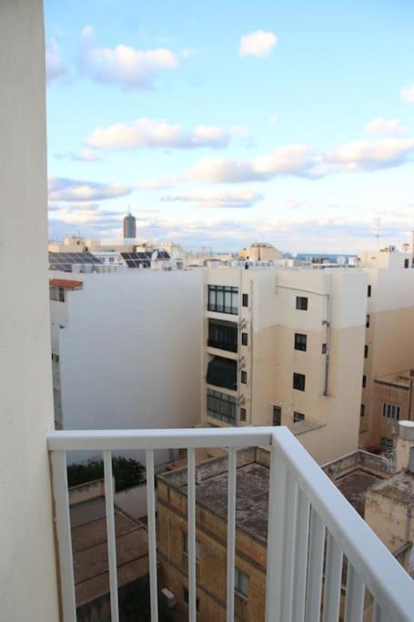 Sunny 2 Bedroom, 2 Bathrooms, Seaside Apt. Sliema Ngoại thất bức ảnh