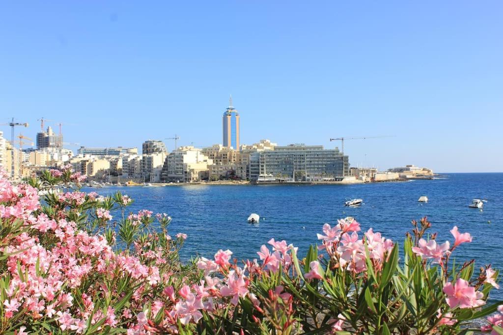 Sunny 2 Bedroom, 2 Bathrooms, Seaside Apt. Sliema Ngoại thất bức ảnh
