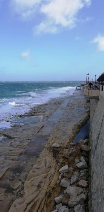 Sunny 2 Bedroom, 2 Bathrooms, Seaside Apt. Sliema Ngoại thất bức ảnh